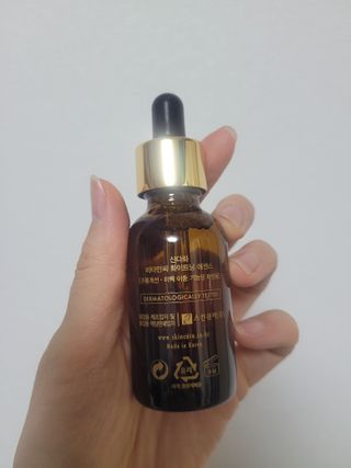 스킨큐어 산다화 비타민c 화이트닝 에센스 30ml — 5점을 준 리뷰어가 2023년 12월 올린 사용 사진