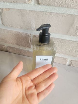 테이크어샤워 구매평)우붓 바디워시 Ubud BODY WASH 250ML — 5점을 준 리뷰어가 2025년 9월 올린 사용 사진