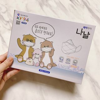 케이파이 나날마스크 [케이파이 나날] KF94 마스크 50매입 (개별포장) ,  여름에도 좋은 숨쉬기 편한 순수 국산 마스크 — 3.5점을 준 리뷰어가 2022년 7월 올린 사용 사진