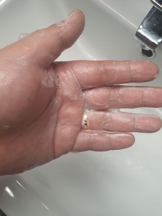 [갸스비] 지성 남성을 위한 포어케어 클렌징폼 — 5점을 준 리뷰어가 2021년 10월 올린 사용 사진