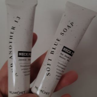 멈칫(MUMCHIT) 넥퍼퓸 NECKPERFUME 2가지 향 — 5점을 준 리뷰어가 2021년 11월 올린 사용 사진