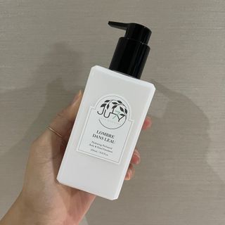 줄라이 모닝 _ JULY MORNING 줄라이모닝 하이드레이팅 퍼퓸드 바디앤핸드 에멀젼 — 4점을 준 리뷰어가 2021년 9월 올린 사용 사진