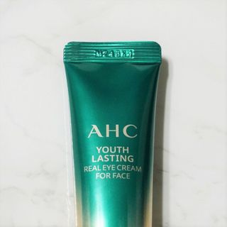 [NEW 탄력유턴 아이크림] AHC 유스 래스팅 리얼 아이크림 포 페이스 — 5점을 준 리뷰어가 2021년 4월 올린 사용 사진