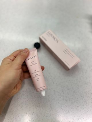 러브모아 향수 고체향수 승무원 고체향수 바르는 향수 니치향수 도손 우드세이지 앤 씨솔트 — 4점을 준 리뷰어가 2022년 12월 올린 사용 사진