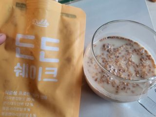 [덜다] 든든 식물성 단백질 쉐이크 40g X 7입 (곡물/딸기) — 5점을 준 리뷰어가 2023년 8월 올린 사용 사진