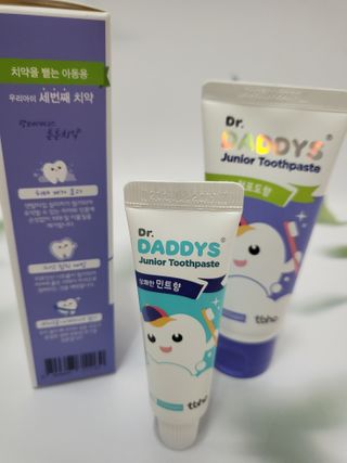 닥터데디스 안심불소 튼튼치약(청포도, 민트 중 택 1) 60g + 여행용 미니 치약 15g — 5점을 준 리뷰어가 2022년 7월 올린 사용 사진