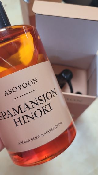 아소윤 건조하고 지친 피부에 힐링을 기분좋은 향기 스파맨션 바디오일 마사지오일 5종 중 1개 랜덤발송-2 — 5점을 준 리뷰어가 2021년 10월 올린 사용 사진