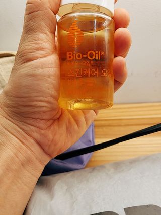 바이오오일 [바이오-오일] 스킨케어 오일 내추럴 60ml — 5점을 준 리뷰어가 2021년 11월 올린 사용 사진