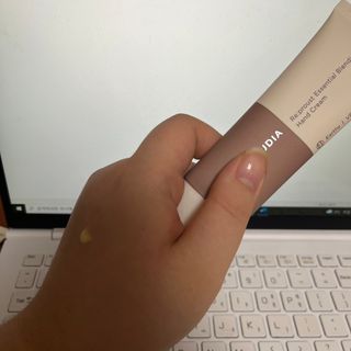 [후르디아] 끈적임 없는 착한성분 비건  핸드크림 3종 — 4점을 준 리뷰어가 2021년 11월 올린 사용 사진