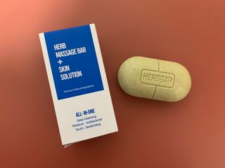 제이제이바이오 허브마사지바 올인원 알약비누 — 5점을 준 리뷰어가 2022년 3월 올린 사용 사진