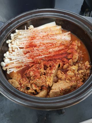 소담스퀘어 상암 궁중해물탕조씨집 백년가게 조씨집 팔뚝탕1인분550g — 5점을 준 리뷰어가 2022년 12월 올린 사용 사진