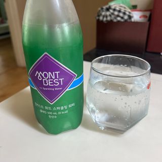 몽베스트 Montbest with Sparkling water Plain 20병 — 5점을 준 리뷰어가 2022년 7월 올린 사용 사진