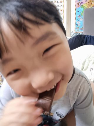당류2g 자일리톨로 단맛을낸 슈카 퓨어비건 무설탕초콜릿 Xucker vegan 2개입 — 5점을 준 리뷰어가 2021년 4월 올린 사용 사진