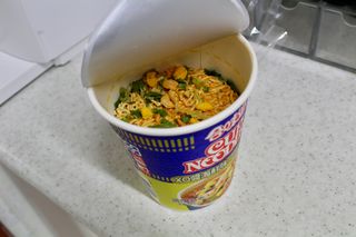 NISSIN 닛신 컵누들  4종 - 씨푸드오리지날, 씨푸드 스파이시, 씨푸드 커리, 씨푸드 XO소스 — 5점을 준 리뷰어가 2023년 1월 올린 사용 사진