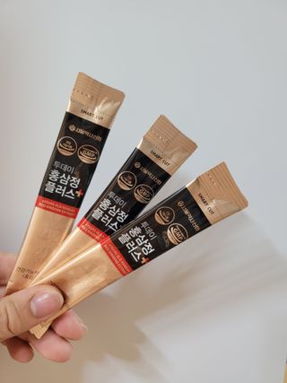 서울약사신협_투데이홍삼정플러스스틱_10g x 30포 — 5점을 준 리뷰어가 2020년 12월 올린 사용 사진