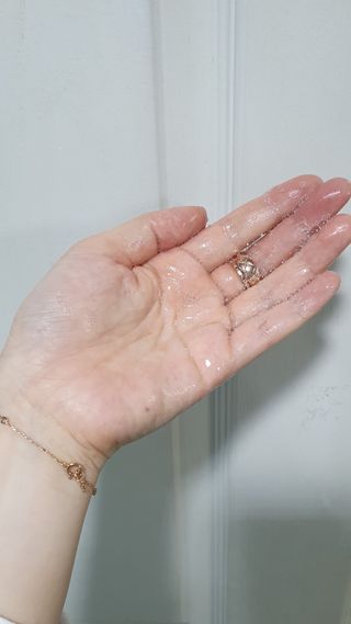 라로지크 X4 스케일링 퍼퓸 샴푸 1,000mℓ — 5점을 준 리뷰어가 2021년 12월 올린 사용 사진