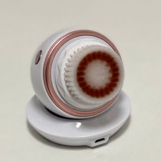 디하우트 랩 디하우트랩 클렌징 피부관리기 진동클렌저 실리콘+2종 인조모 브러시 — 5점을 준 리뷰어가 2022년 1월 올린 사용 사진