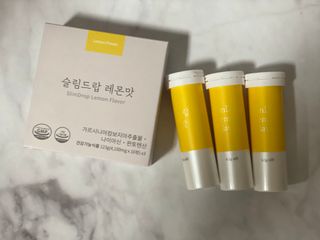 [슬림드랍 레몬맛] 건기식 다이어트 보조제 겸 비타민 — 5점을 준 리뷰어가 2022년 1월 올린 사용 사진