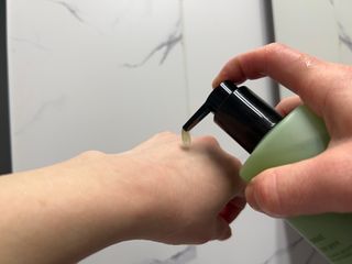 프리마인 메이크업과 들뜨는 각질까지 한방에 깐달걀로! 순하기까지한 셀베이스 그린티클렌저(200ml) — 5점을 준 리뷰어가 2023년 2월 올린 사용 사진