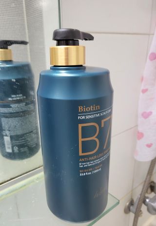 [포레스트스토리] 탈모증상완화 샴푸 1,000ml — 5점을 준 리뷰어가 2022년 6월 올린 사용 사진