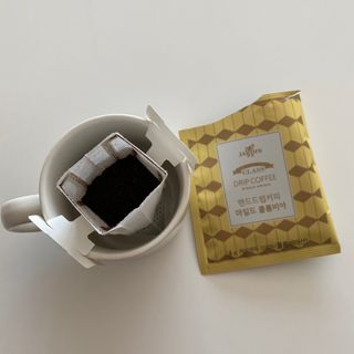 (주)쟈뎅 쟈뎅 클래스 핸드 드립 커피 10P 2종_디카페인 1종+랜덤 플레이버 1종 — 4점을 준 리뷰어가 2021년 4월 올린 사용 사진