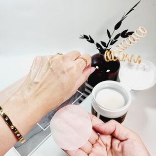 산다화 비타민씨 화이트닝 토너 패드 — 5점을 준 리뷰어가 2023년 5월 올린 사용 사진