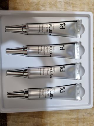 아이디플라코스메틱 아이디 브이로직 플러스 크림 15ml X 4EA — 5점을 준 리뷰어가 2022년 1월 올린 사용 사진
