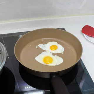 모멘토 마론 프라이팬 26cm 3종 (26cm팬/26cm웍팬/호환 스티머+돔뚜껑) — 5점을 준 리뷰어가 2022년 9월 올린 사용 사진