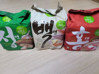 [풀무원] 자연은맛있다 정면, 백면, 홍면  세트 — 5점을 준 리뷰어가 2021년 4월 올린 사용 사진