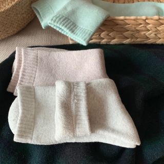 [사이즈가 있는 양말 필로이]여자 순면 통파일 꿀잠 수면 양말【 S, M, L 】3가지 사이즈_컬러 랜덤 3족 — 5점을 준 리뷰어가 2022년 10월 올린 사용 사진