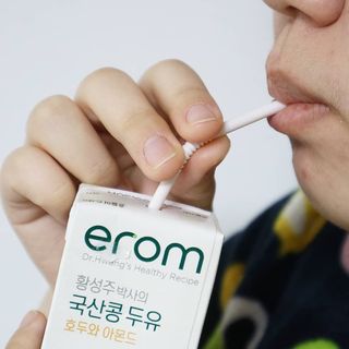 이롬 erom 황성주박사의 국산콩 두유 호두와 아몬드 — 5점을 준 리뷰어가 2020년 12월 올린 사용 사진