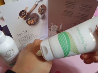 mom e 맘이 내추럴 베이비 케어 크림+바디오일 — 5점을 준 리뷰어가 2021년 1월 올린 사용 사진