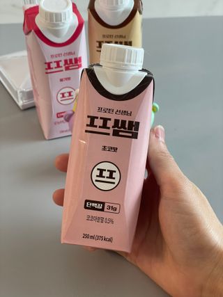 파워풀엑스 [프쌤] 더 맛있고 강력해진 고단백 음료 3종 (초코맛,딸기맛,커피맛) — 3.5점을 준 리뷰어가 2023년 1월 올린 사용 사진