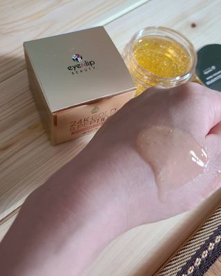 아이앤립 / EYENLIP 아이앤립 24K 골드 N 펩타이드 앰플 크림 — 5점을 준 리뷰어가 2021년 4월 올린 사용 사진