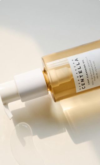스킨1004 [SKIN1004] 마다가스카르 센텔라 라이트 클렌징 오일 200ml — 5점을 준 리뷰어가 2024년 7월 올린 사용 사진