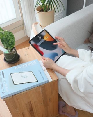 아클리브 Premium 항균 항바이러스 액정 보호필름(iPad) — 5점을 준 리뷰어가 2022년 1월 올린 사용 사진