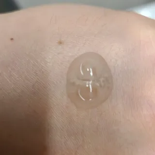 나우 [리브엠] 화해 1등 수분앰플 , 엑소코어 워터풀 텐션 앰플 — 5점을 준 리뷰어가 2023년 5월 올린 사용 사진