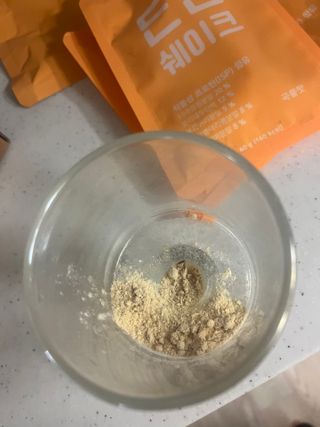 [덜다] 든든 식물성 단백질 쉐이크 40g X 7입 (곡물/딸기) — 5점을 준 리뷰어가 2023년 8월 올린 사용 사진