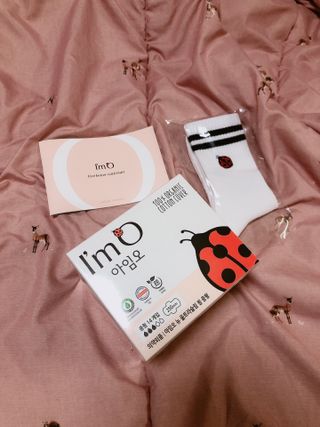 아임오 유기농 생리대 중형 + 레이디오크루삭스 1개 + 쿠폰북 — 5점을 준 리뷰어가 2021년 9월 올린 사용 사진