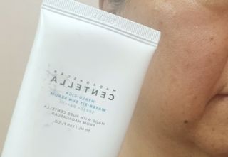 [스킨1004] 마다가스카르 센텔라 히알루-시카 워터핏 선세럼 50ml — 5점을 준 리뷰어가 2024년 5월 올린 사용 사진