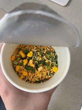 NISSIN 닛신 컵누들  4종 - 씨푸드오리지날, 씨푸드 스파이시, 씨푸드 커리, 씨푸드 XO소스 — 4점을 준 리뷰어가 2022년 4월 올린 사용 사진