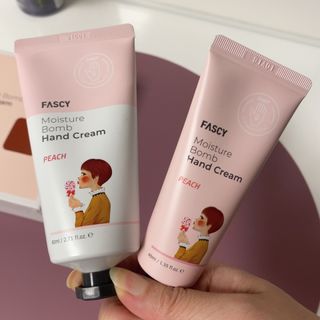 파시 FASCY 高保湿ハンドクリーム40ml+80ml セット — 5점을 준 리뷰어가 2021년 7월 올린 사용 사진