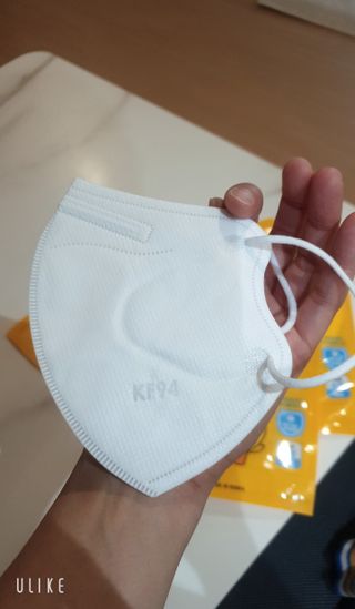 아토팜 블라블라 황사방역 마스크 KF94 — 5점을 준 리뷰어가 2021년 10월 올린 사용 사진