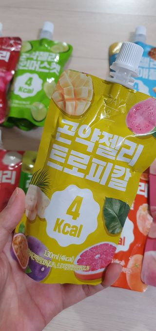 참앤들황토농원 10가지 맛, 입맛대로 스페셜하게~ 가볍게 한 포 땡! 곤약젤리 스페셜 패키지 130ml x 30포 — 5점을 준 리뷰어가 2022년 12월 올린 사용 사진