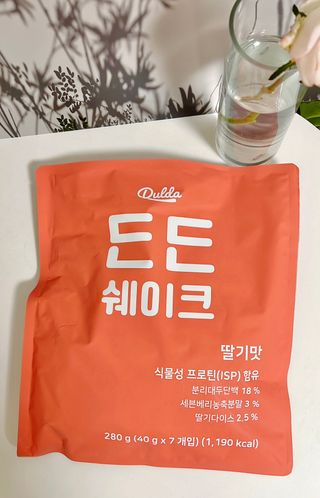 [덜다] 든든 식물성 단백질 쉐이크 40g X 7입 (곡물/딸기) — 5점을 준 리뷰어가 2023년 10월 올린 사용 사진