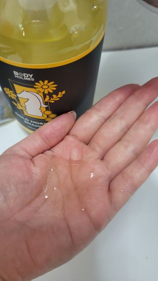 [바디홈즈] 골드 마유 샴푸 — 5점을 준 리뷰어가 2021년 1월 올린 사용 사진