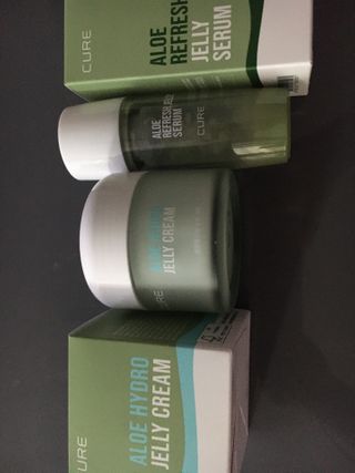 김정문알로에 큐어 큐어 알로에 리프레쉬 젤리 세럼, 큐어 알로에 하이드로 젤리 크림 — 5점을 준 리뷰어가 2021년 3월 올린 사용 사진