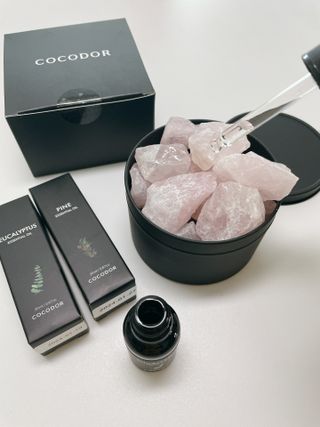 [코코도르] 스톤 에센셜 디퓨저 세트 (틴케이스+스톤+에센셜오일 20ml*2ea) — 4.5점을 준 리뷰어가 2024년 8월 올린 사용 사진