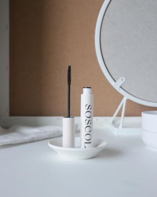 더소설 소설 블랙아이래쉬 세럼 10g(SOSEOL BLACK EYELASH SERUM 10g) — 5점을 준 리뷰어가 2023년 12월 올린 사용 사진
