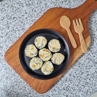 해풀잎 누구나 김밥*1ea [(혼합야채 35g *1ea,  김밥김 (5g, 5ea),  양념간장 (6g, 5ea), 참기름(5g, 2ea)] — 5점을 준 리뷰어가 2022년 8월 올린 사용 사진
